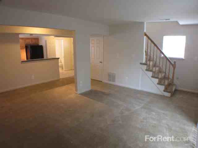 Olde Forge Townhomes/Hallfield Manor Apts - Photo 3 of 59