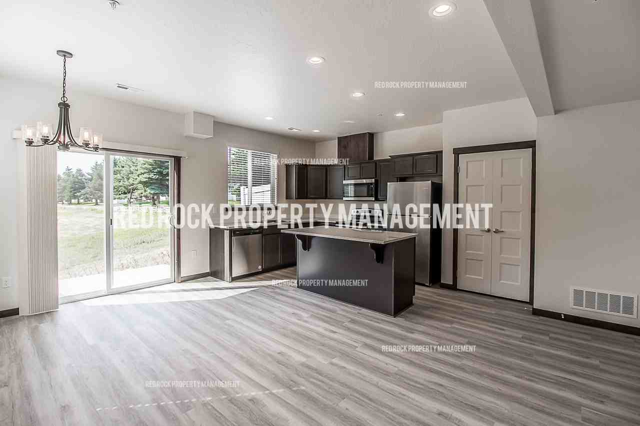 1527 E Latitude Ln #1 - Photo 4 of 20