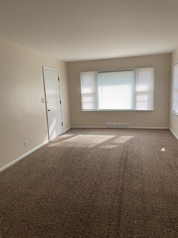 1217 Roosevelt Street - 11219 Roosevelt Street, Great Bend, KS - Photo 2 of 8