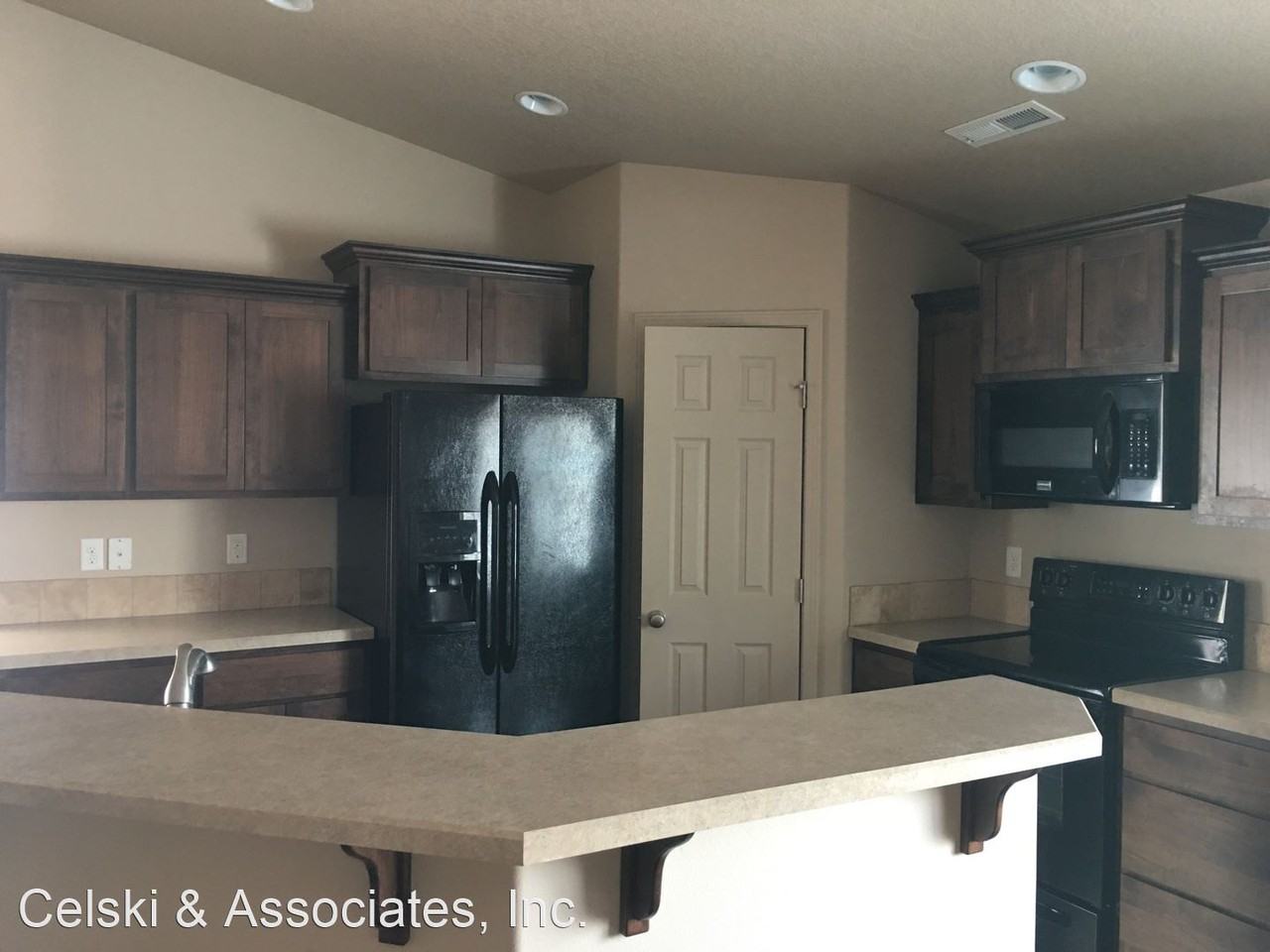 405 Sanlyn Ct - Photo 3 of 12