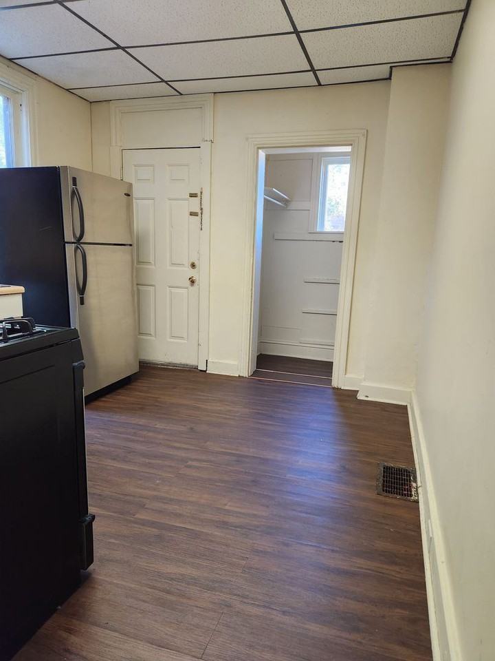 349 E. KING STREET - Photo 3 of 8