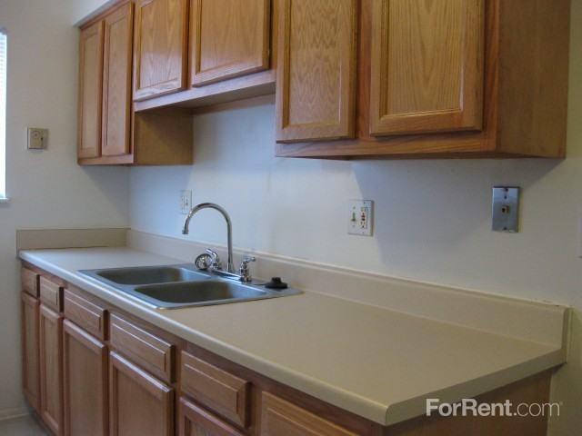 Richfield Court Apartments - Photo 3 of 24