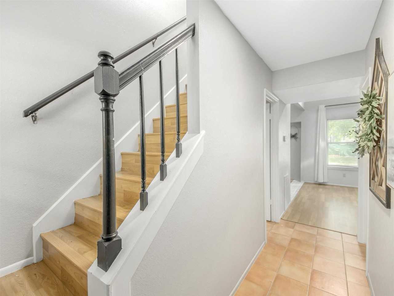 Cherry Laurel Dr - Photo 2 of 8