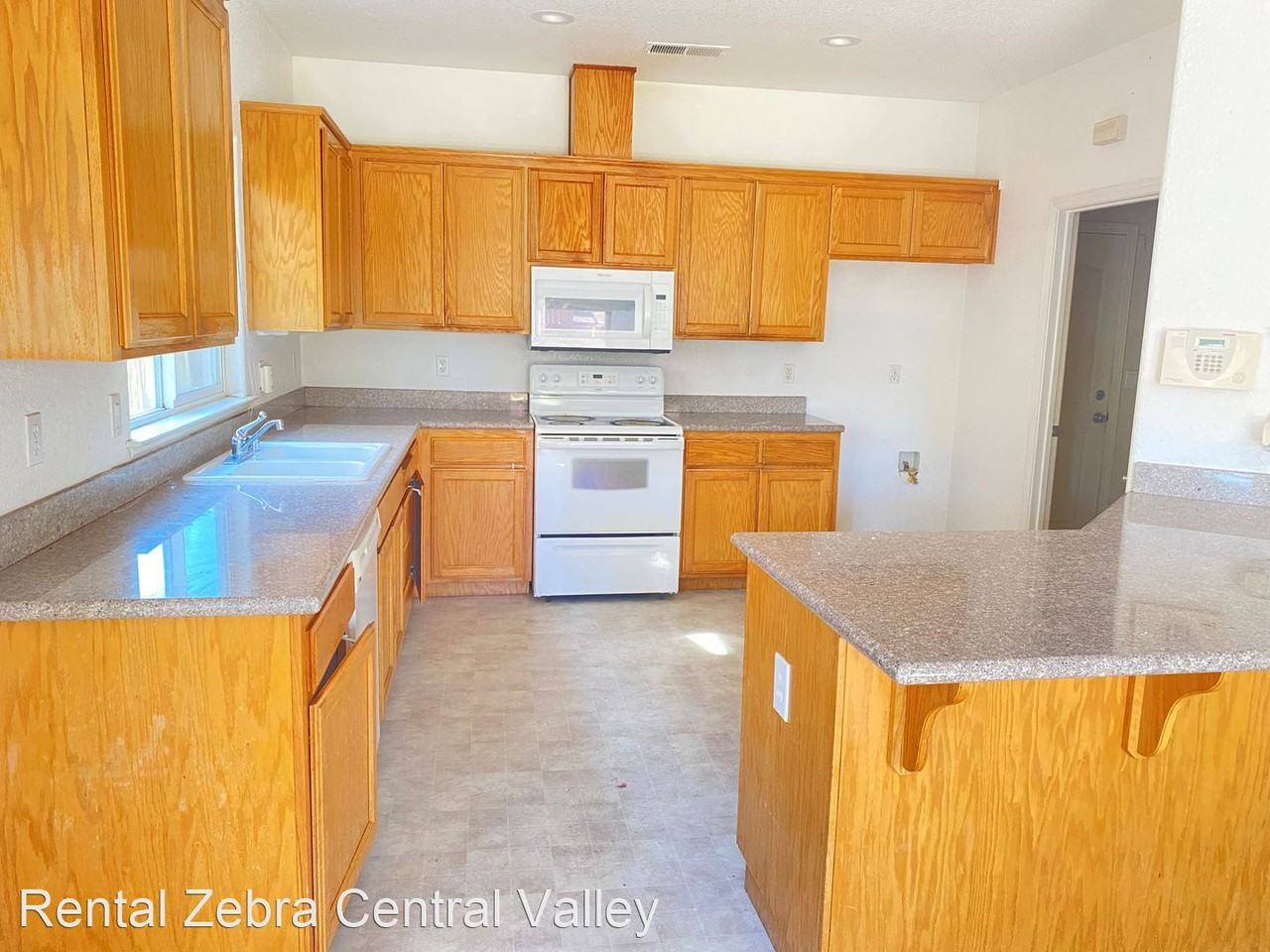 3201 Bea Ct - Photo 3 of 8