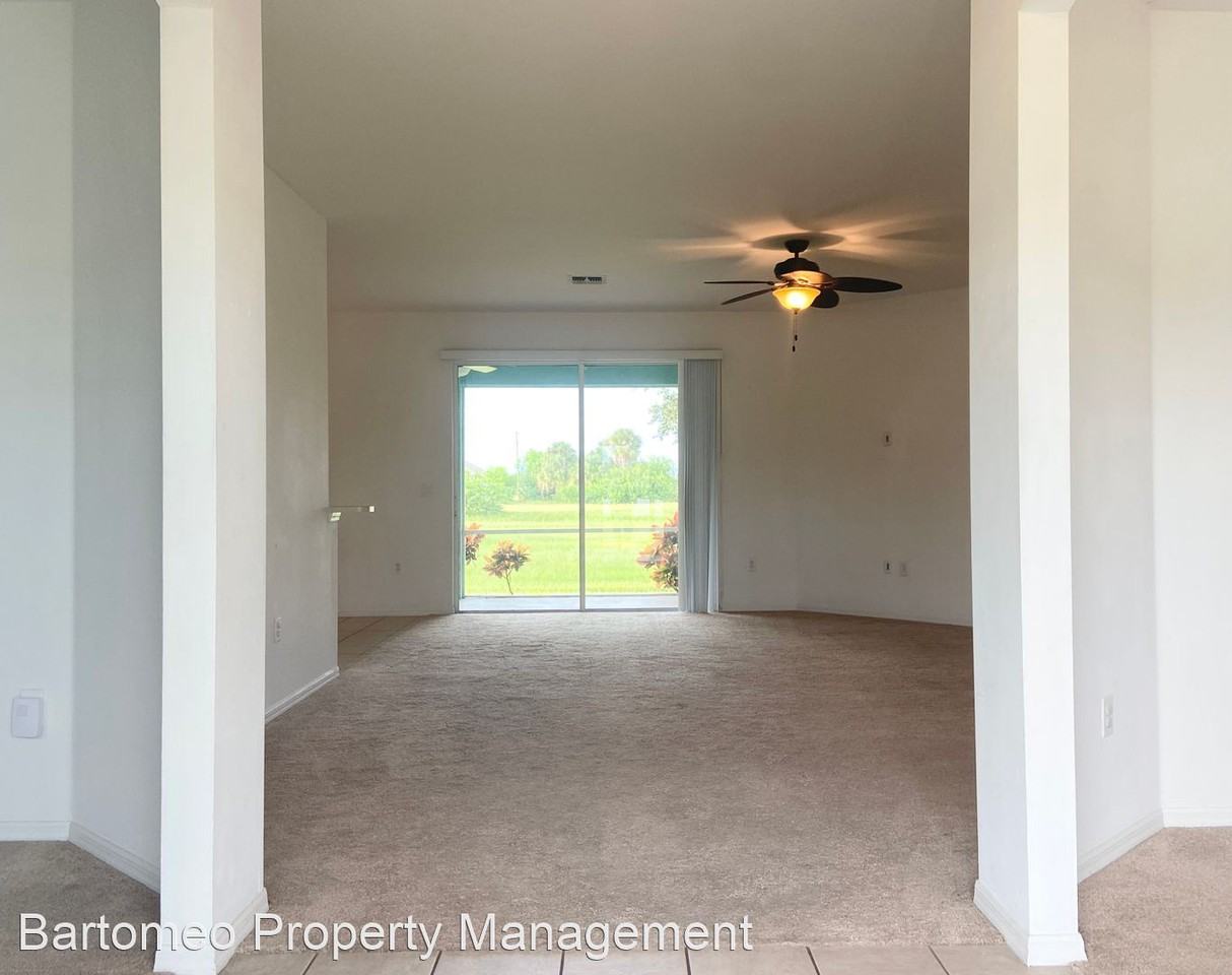 2425 Embers Pkwy W - Photo 3 of 26