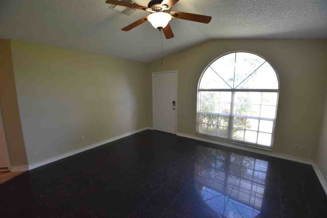 1926 Caesar Way S - Photo 3 of 17