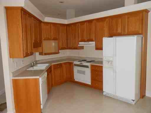 112 Montrose Ln - Photo 2 of 10