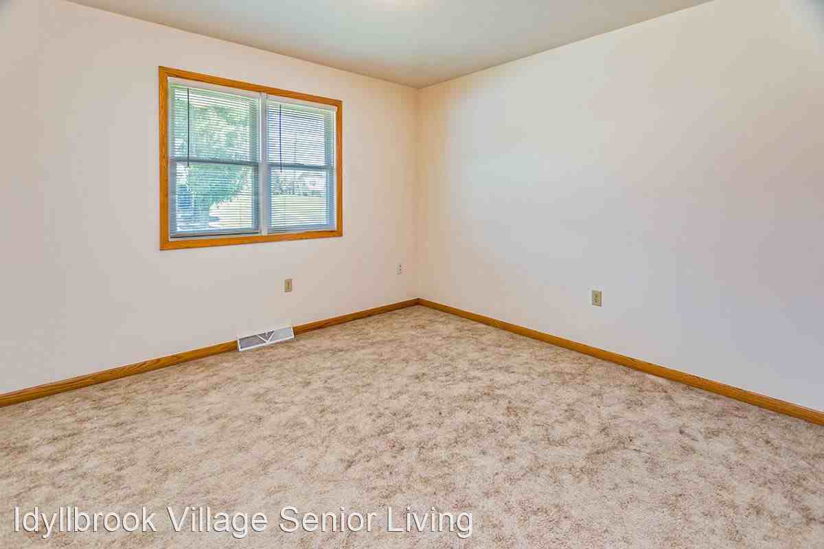 Idyllbrook Village Senior Living - Photo 2 of 16