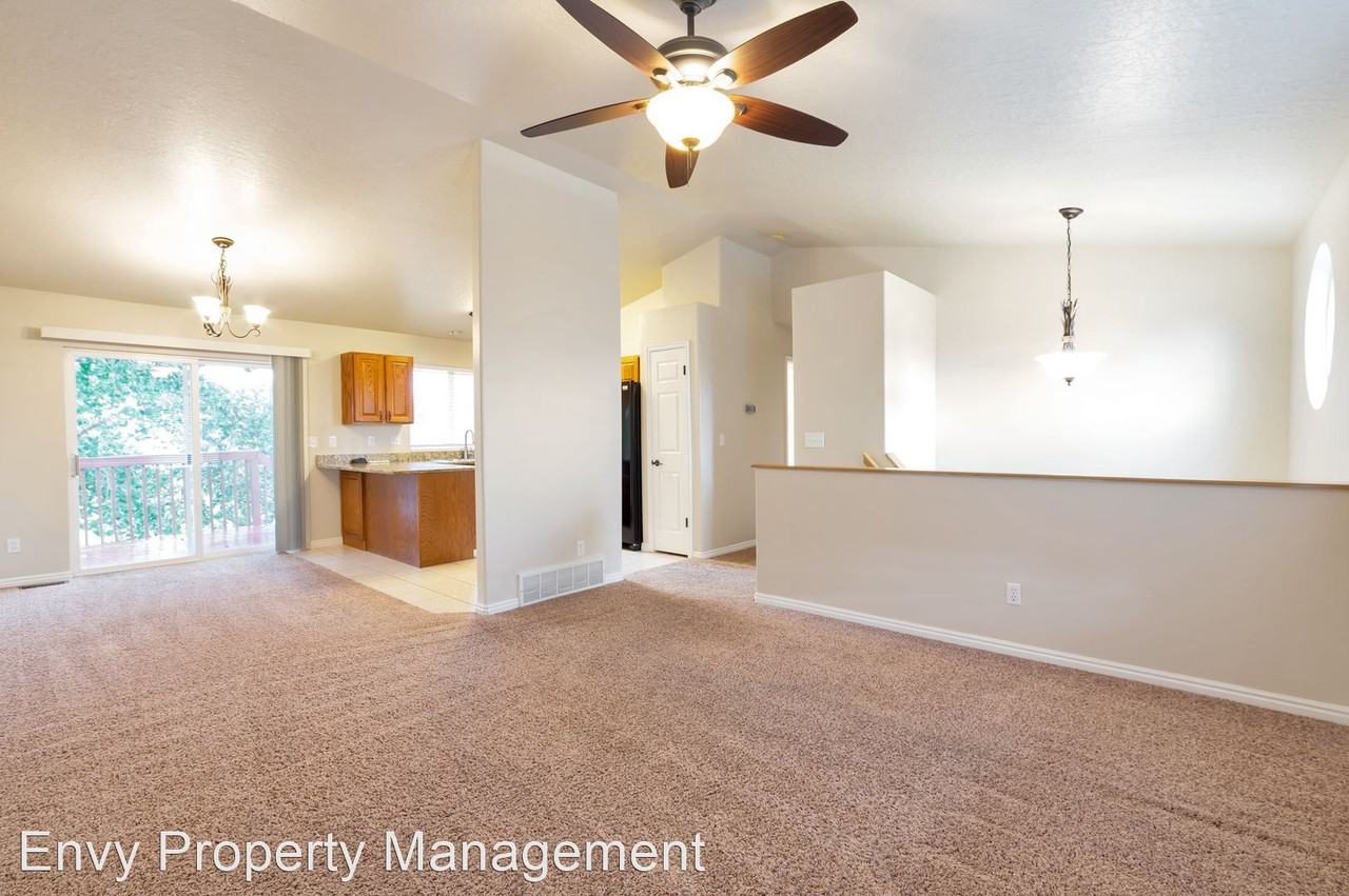 2348 W 2075 N - Photo 3 of 15