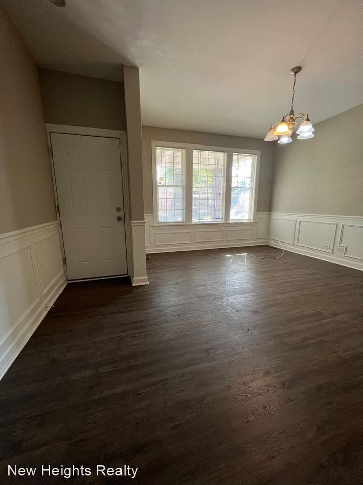 7830 S Muskegon Ave - Photo 2 of 9