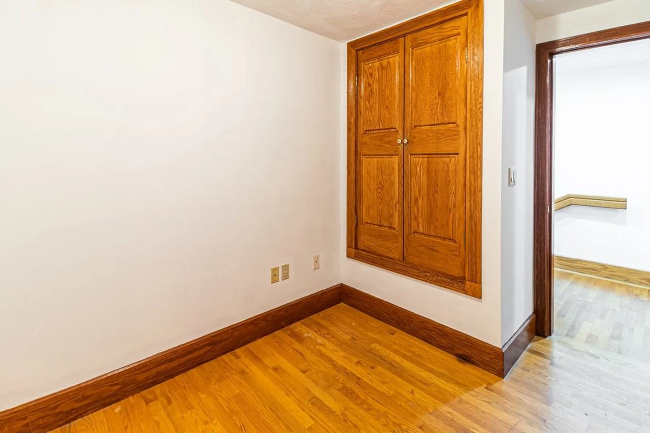 Room for rent. 166 Auburn Street - Photo 3 of 16