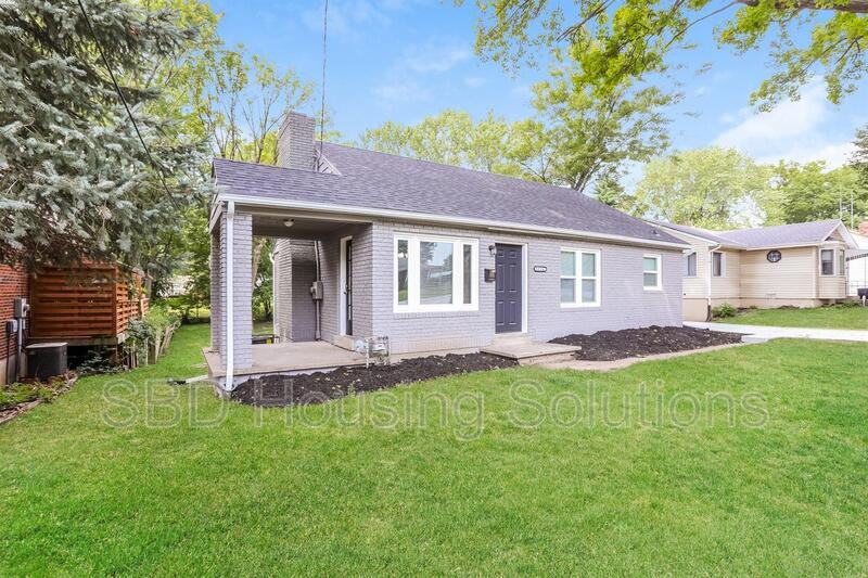 1234 Randall Rd - Photo 2 of 16