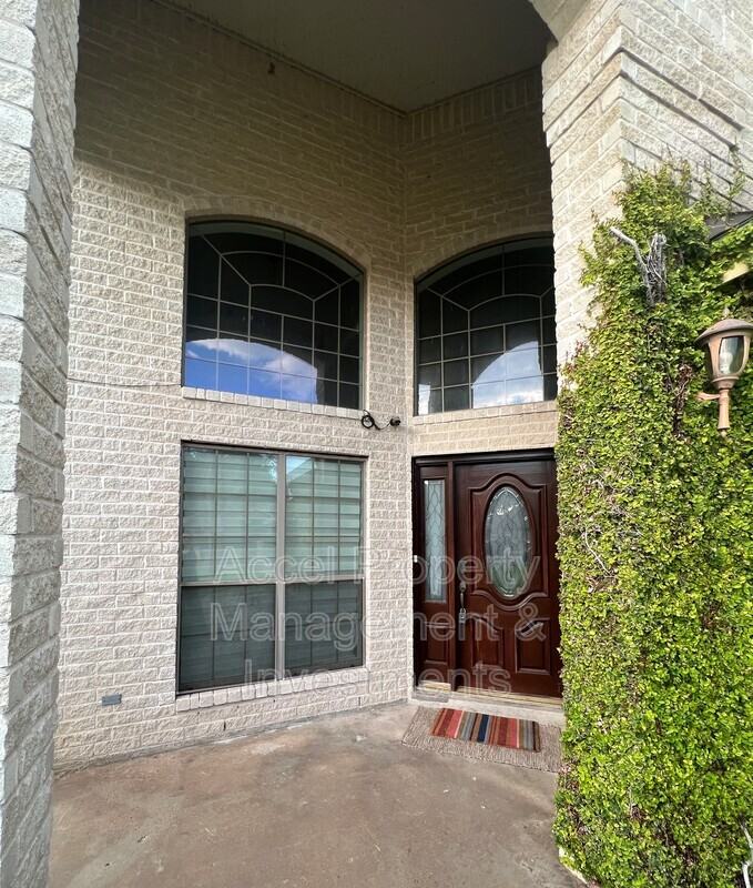 2207 Ascot Dr - Photo 2 of 25