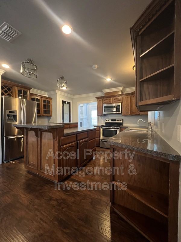 2207 Ascot Dr - Photo 6 of 25