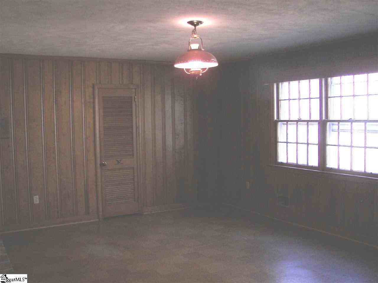 36 Rockwood Dr - Photo 2 of 6