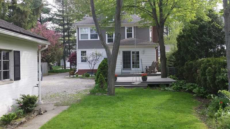 212 Lakeview St - Photo 2 of 34