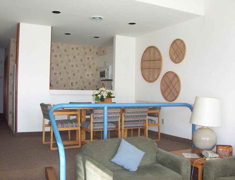 411 Washington St - Photo 2 of 3