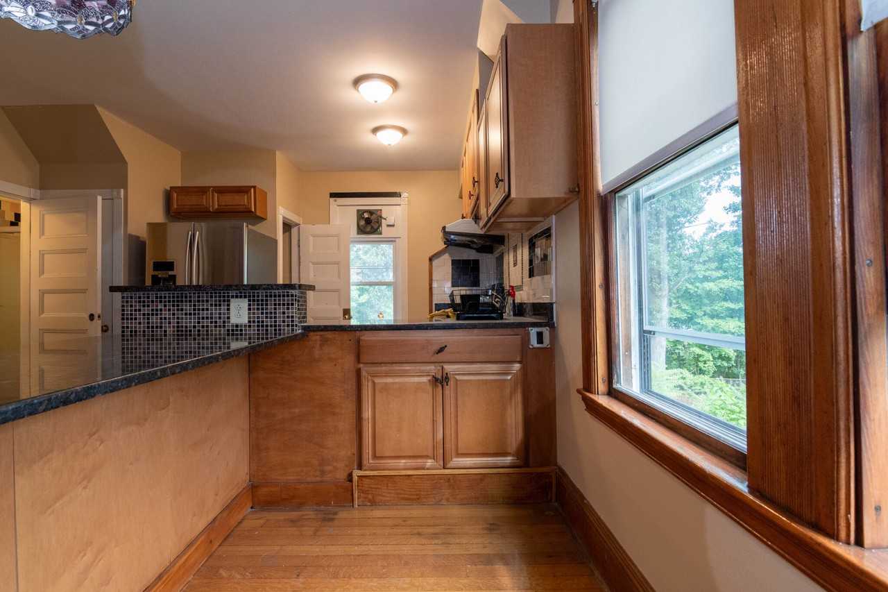 305 Central Street - Photo 4 of 26