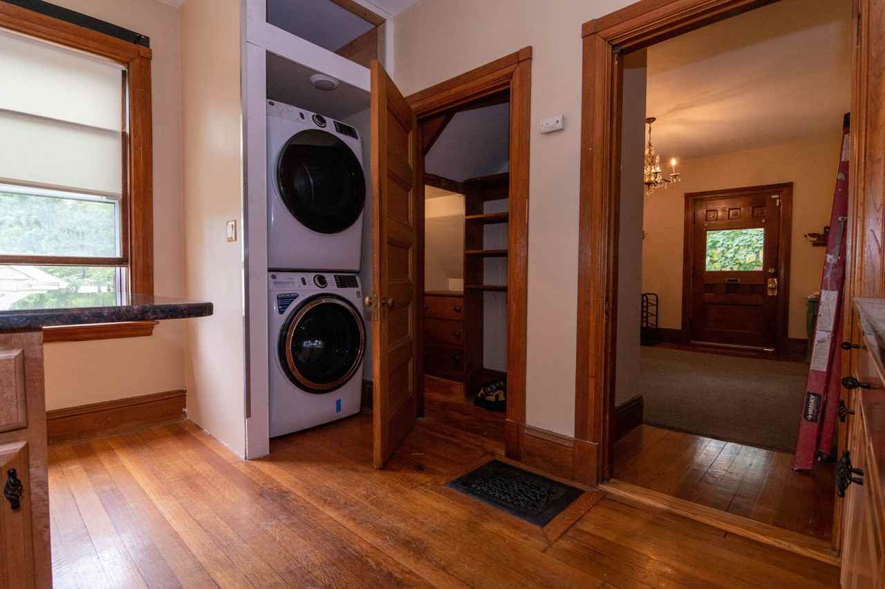 305 Central Street - Photo 5 of 26