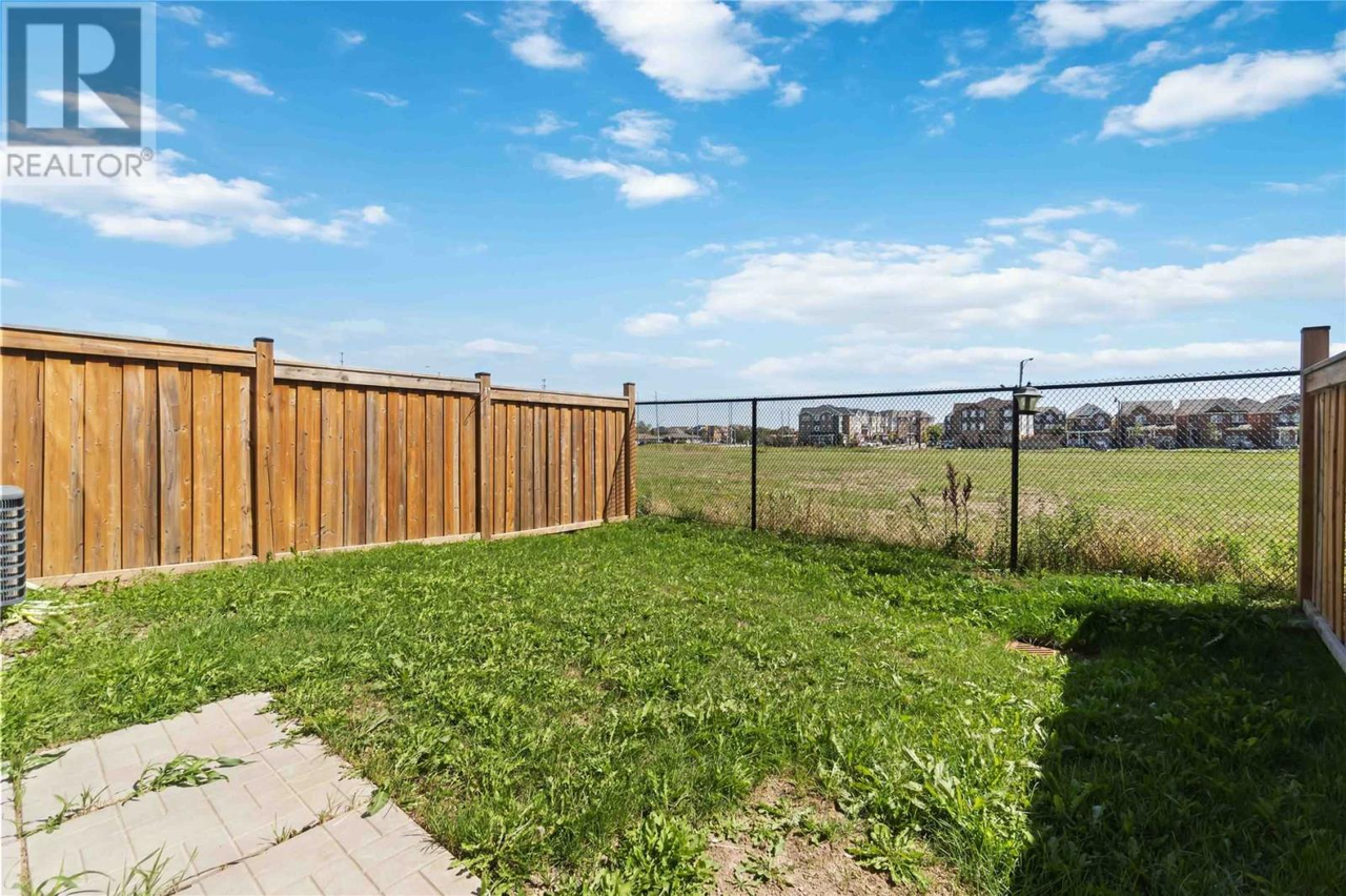 62 Bannister Crescent - Photo 6 of 7