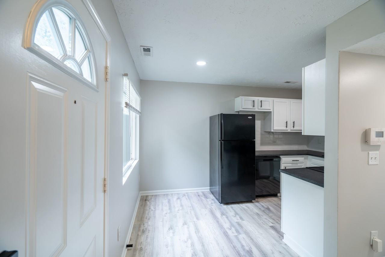 1307 South Senate Avenue #1307 - Photo 3 of 18