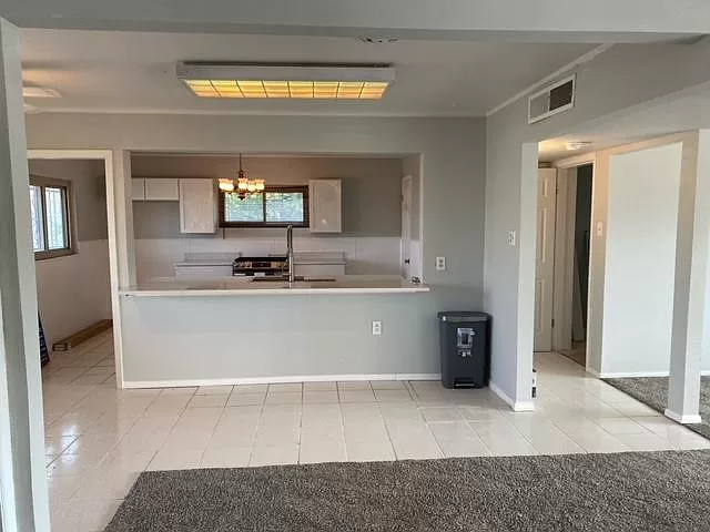 8104 Violet Way - Photo 3 of 5