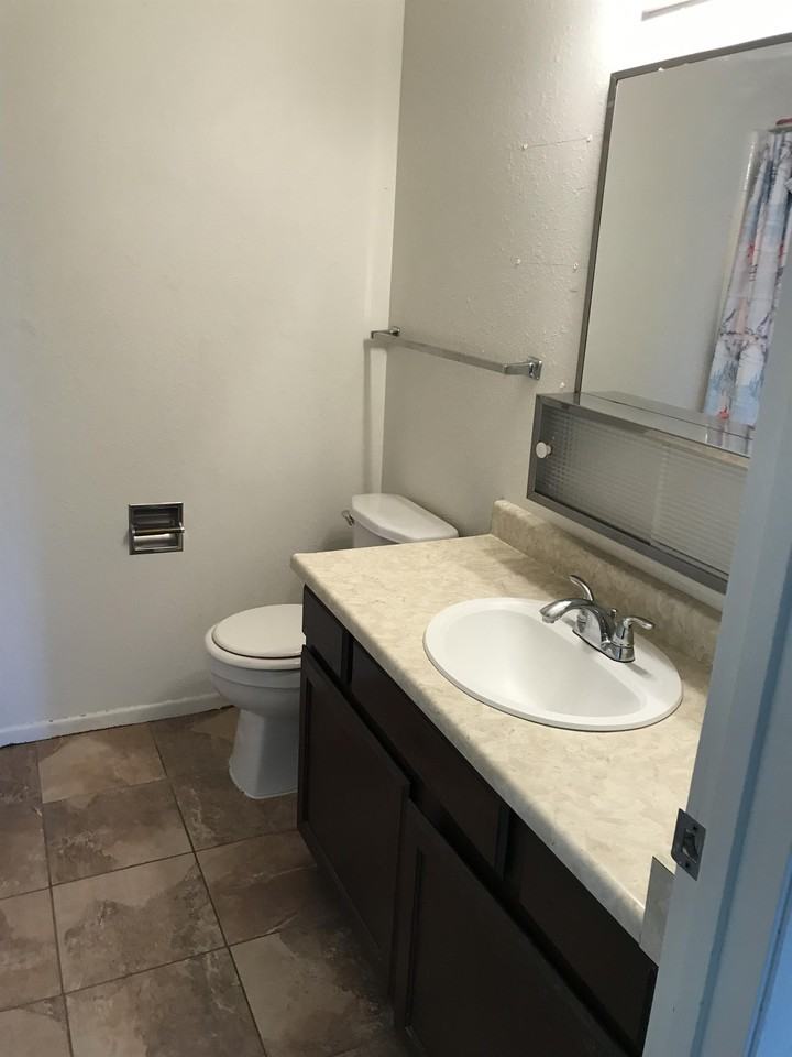 305 N 1st St #1 - Photo 6 of 19