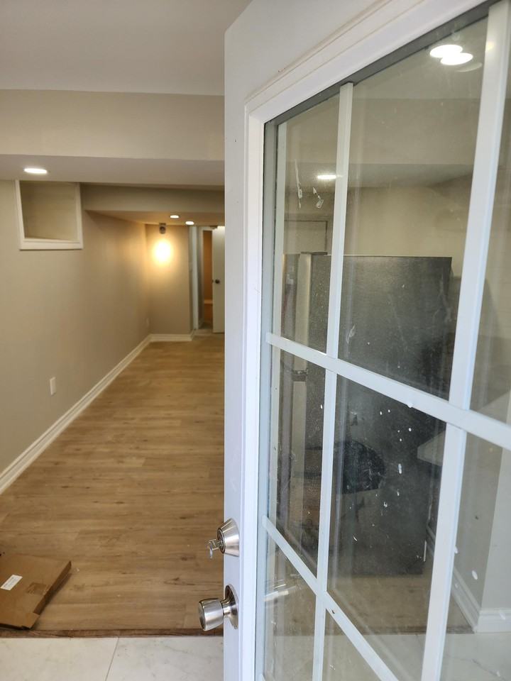 514 John Street North - Photo 3 of 28