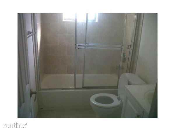 3420 SW 12th Ct - Photo 2 of 4