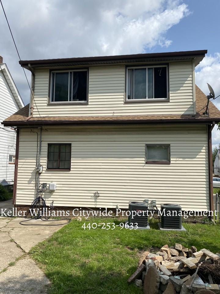 5224 W 52Nd St - Photo 3 of 4