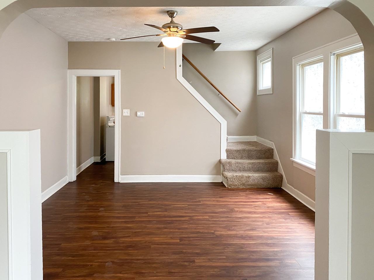 616 S Ogden Ave - Photo 5 of 24