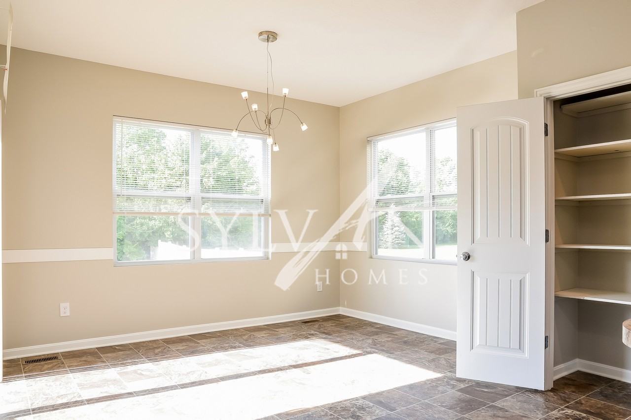 6759 John Dr - Photo 3 of 13