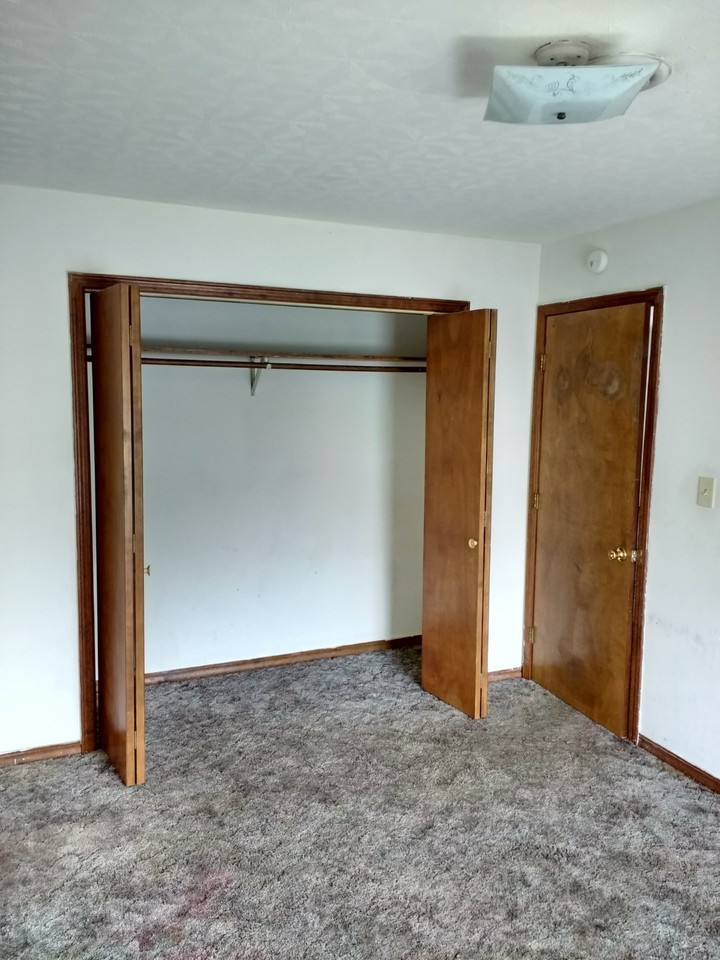 320 E State St #12 - Photo 7 of 8