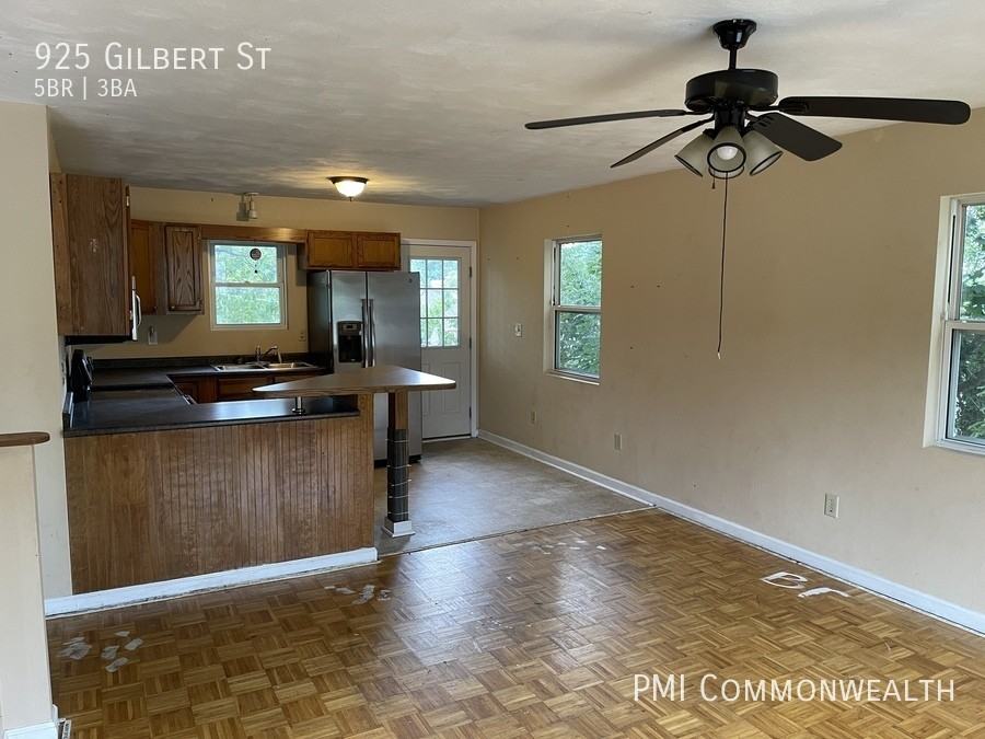 925 Gilbert St - Photo 2 of 21