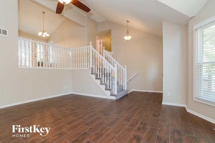 3909 Nw 78th St - Photo 3 of 15