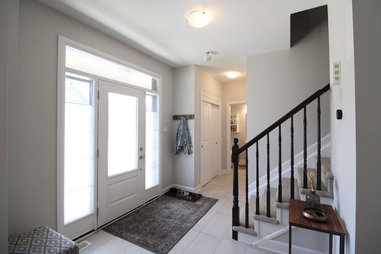 21 Malachigan Crescent - Photo 3 of 20