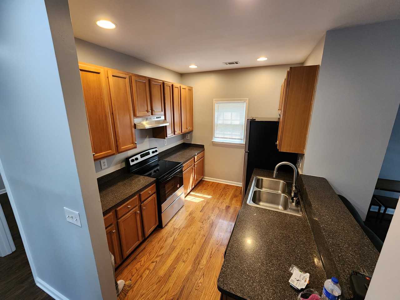 901 Hall St Nw - Photo 4 of 35