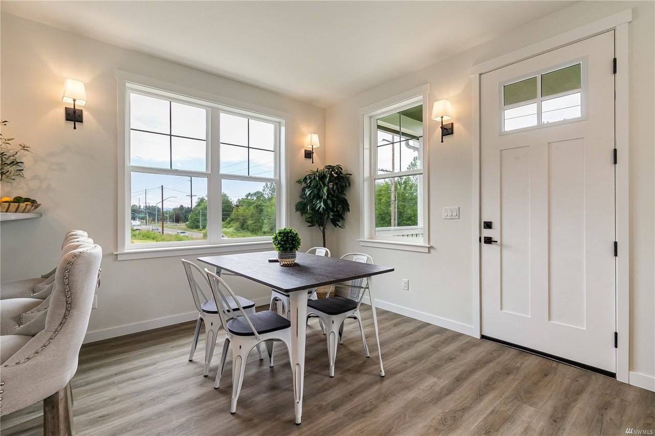 3226 East Sunset Drive #1 - Photo 4 of 17