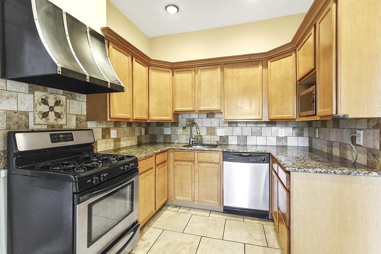 903 East 23rd Avenue - Photo 4 of 20