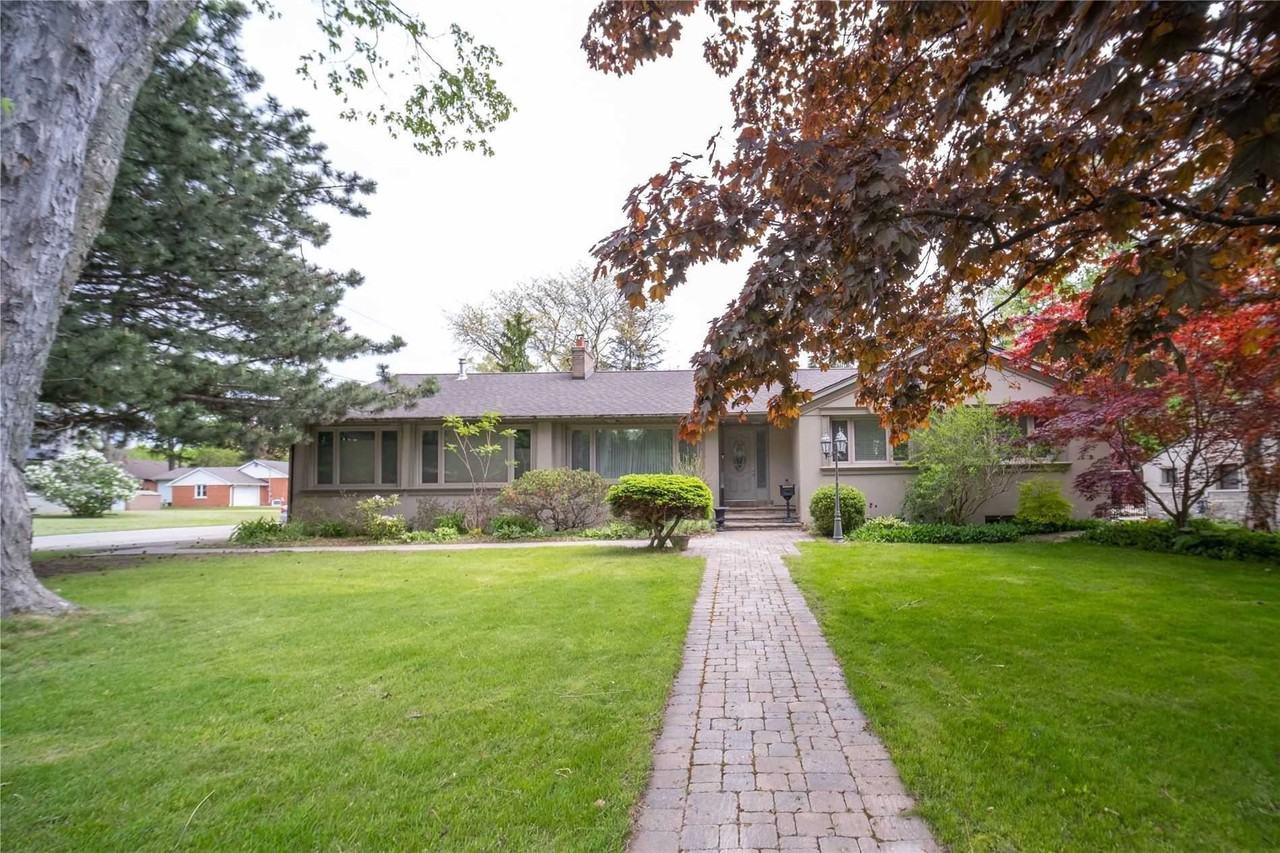 1361 Lochlin Trail - Photo 2 of 8