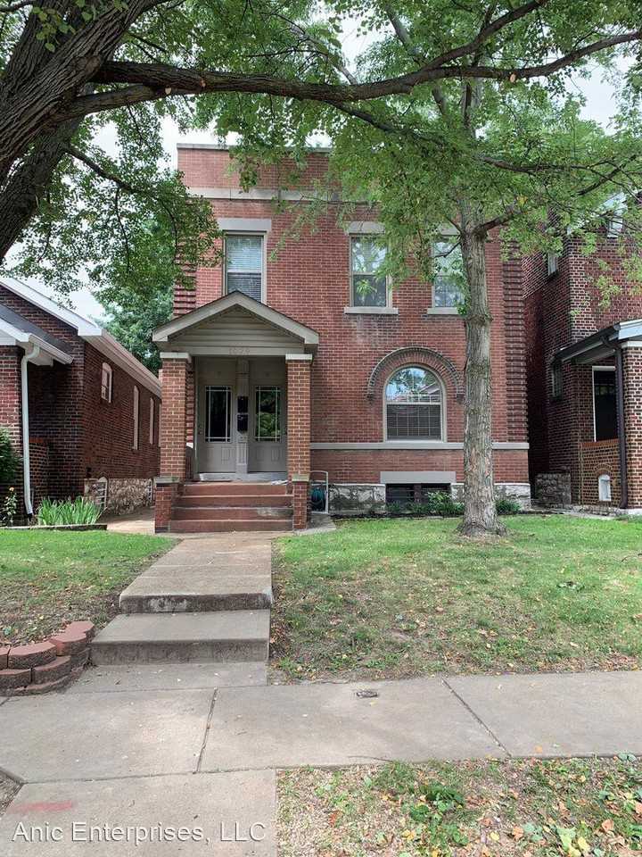 1029 Central Ave - B - Photo 3 of 12