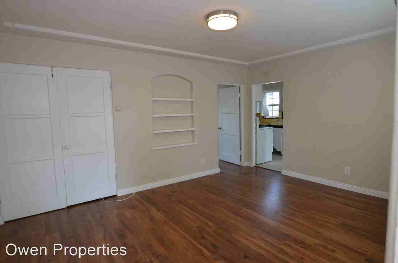 717 8th St - Photo 2 of 11