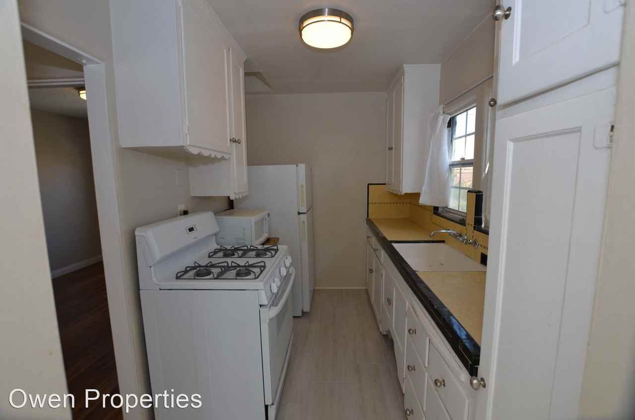 717 8th St - Photo 3 of 11