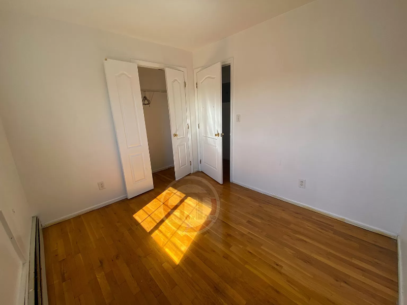 259 Davis Ave #2 - Photo 3 of 10