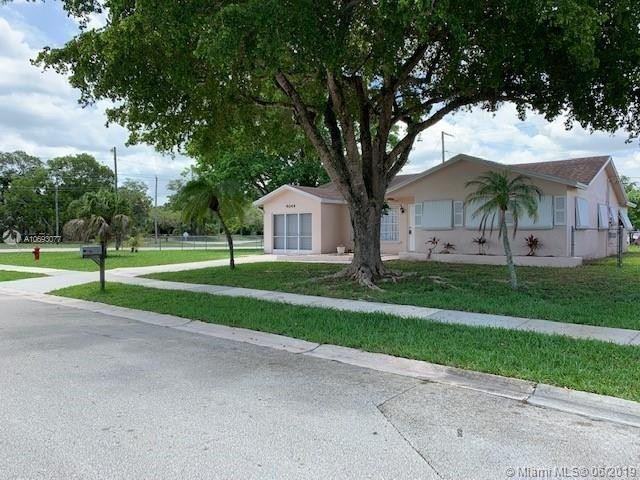 9044 Sw 1st Dr - Photo 3 of 29