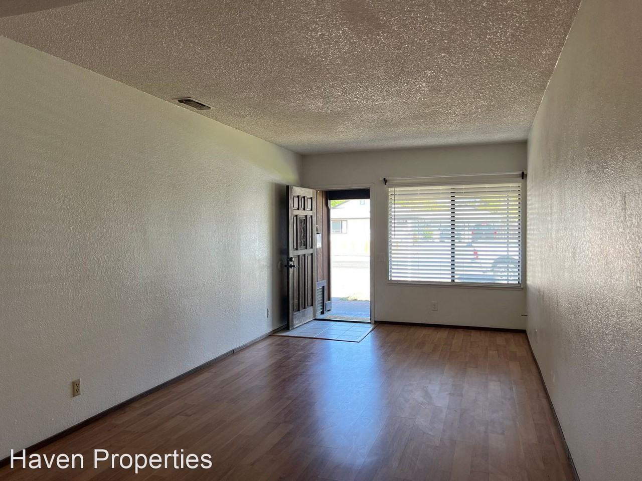 9673-9675 Lake Natoma Drive - Photo 3 of 15