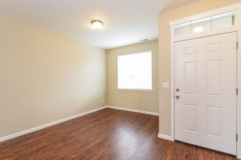 407 Balmer St Sw - Photo 2 of 10
