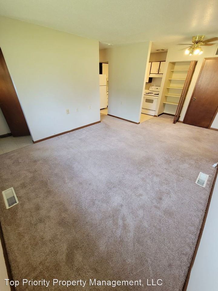 102 8th Ave NW - Photo 2 of 26