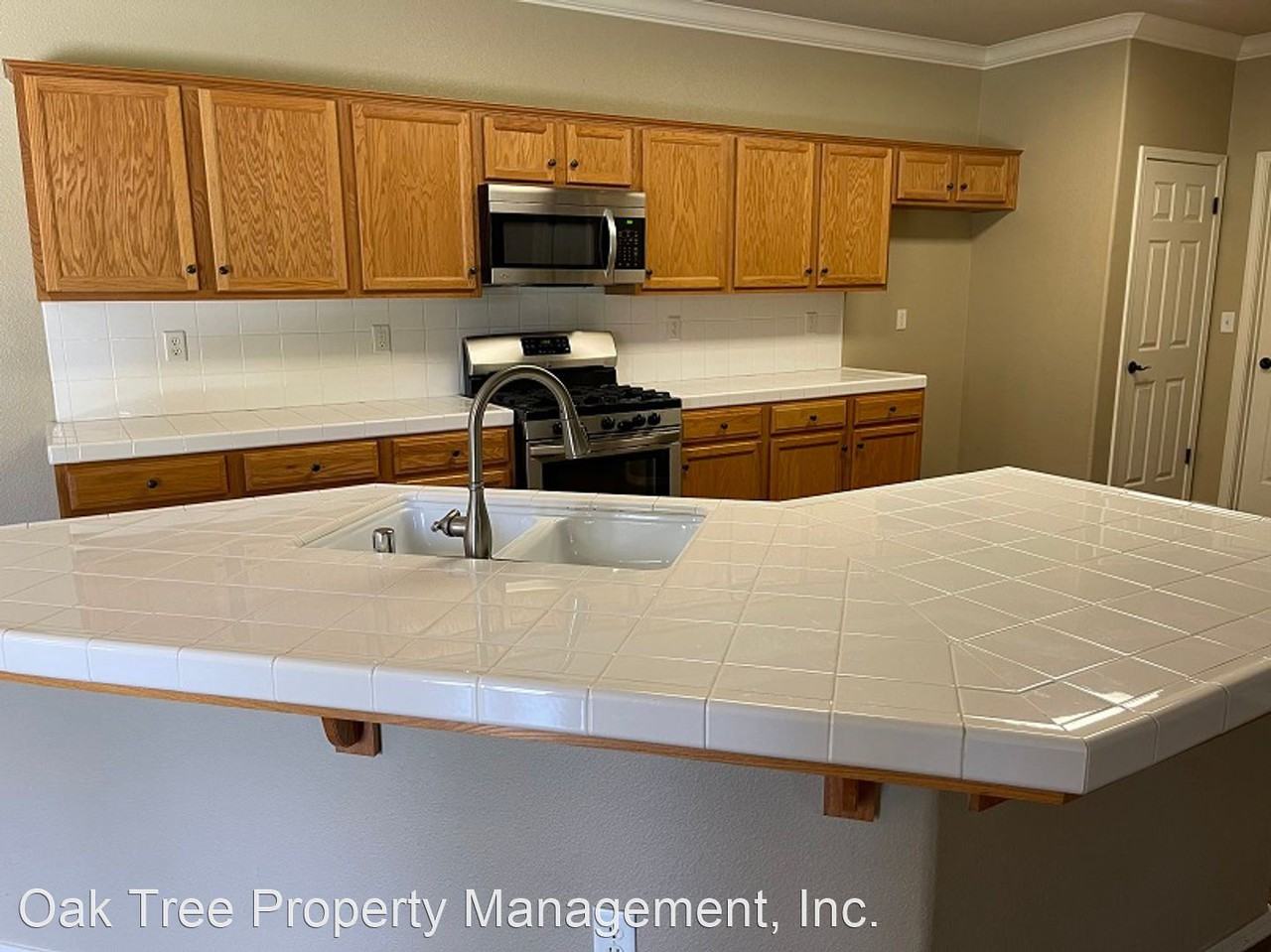 1009 Sequoia Ct - Photo 3 of 23