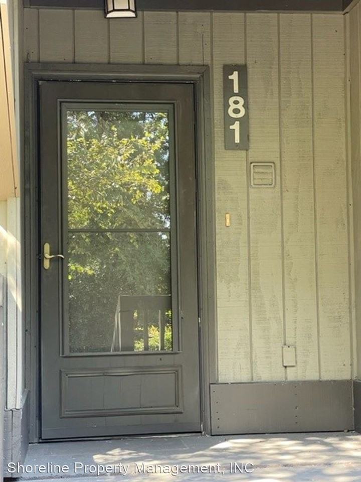 181 Lanai Vlg - Photo 3 of 17